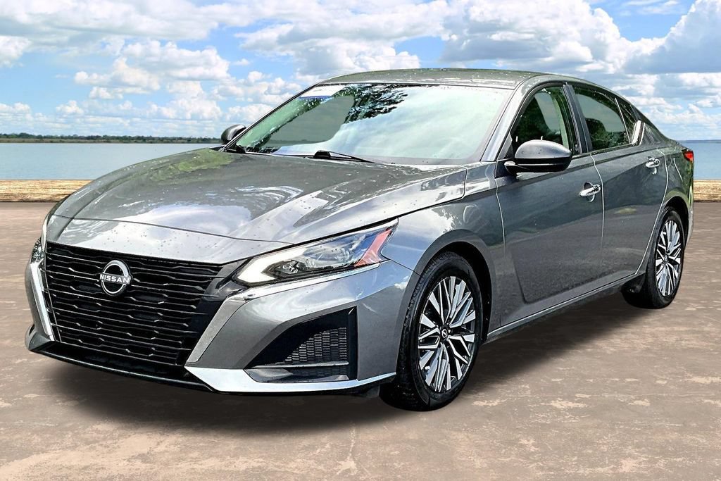 Used 2024 Nissan Altima 2.5 SV FWD image 4