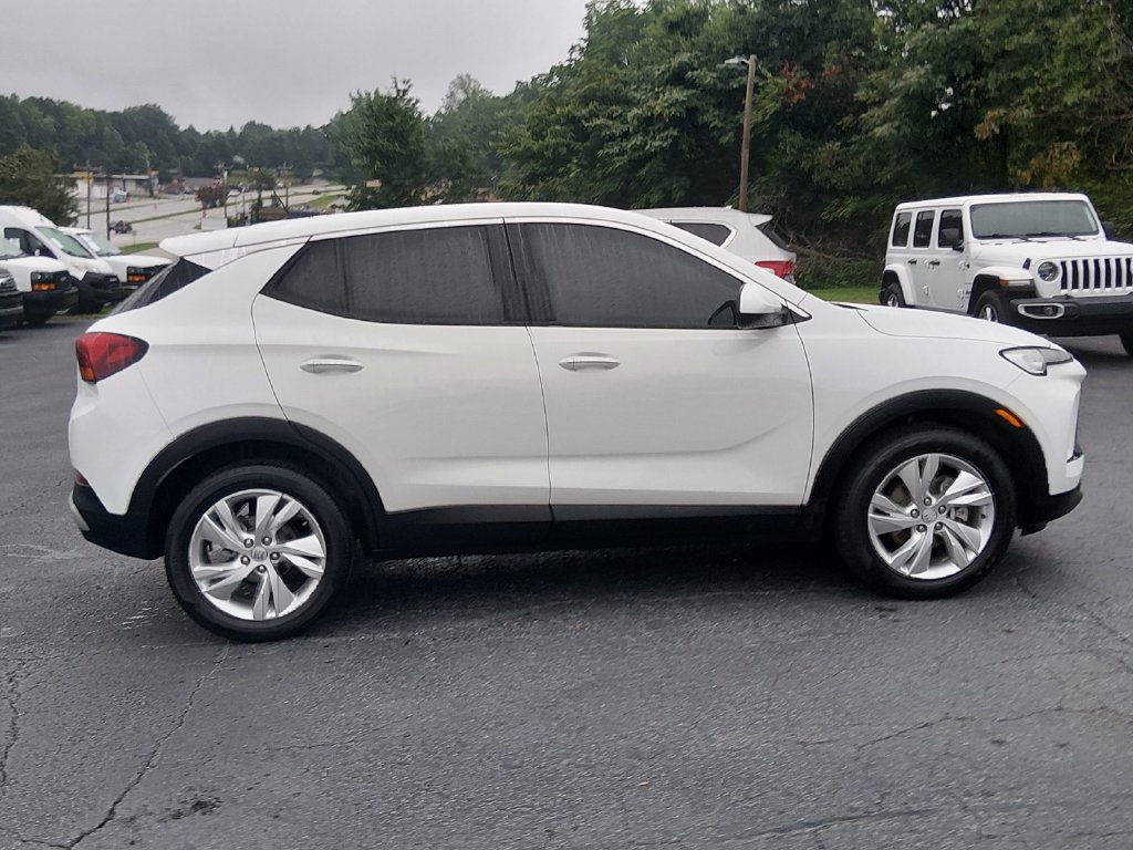 Used 2024 Buick Encore GX Preferred FWD image 3