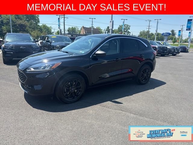 Certified 2022 Ford Escape SE w/ Convenience Package AWD/4WD image 3