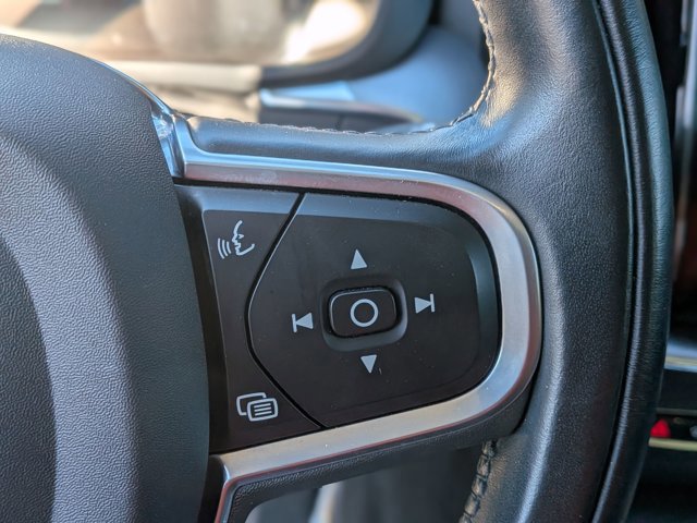 Used 2020 Volvo XC60 T5 Momentum w/ Protection Package Premier image 18