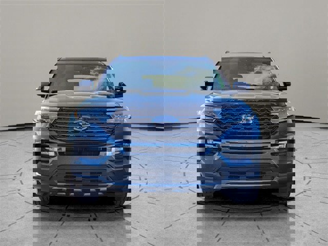 Certified 2022 Ford Explorer XLT w/ Equipment Group 202A image 15