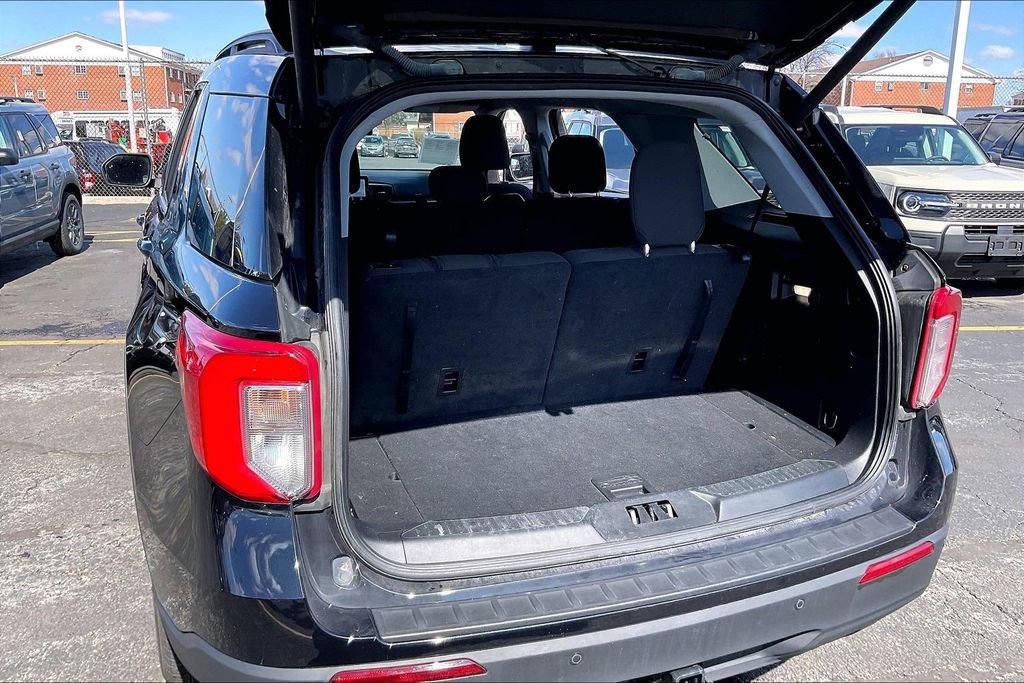 Certified 2022 Ford Explorer XLT w/ Class IV Trailer Tow Package image 26