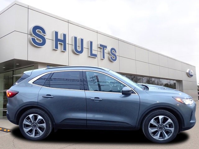 Certified 2025 Ford Escape Platinum image 2