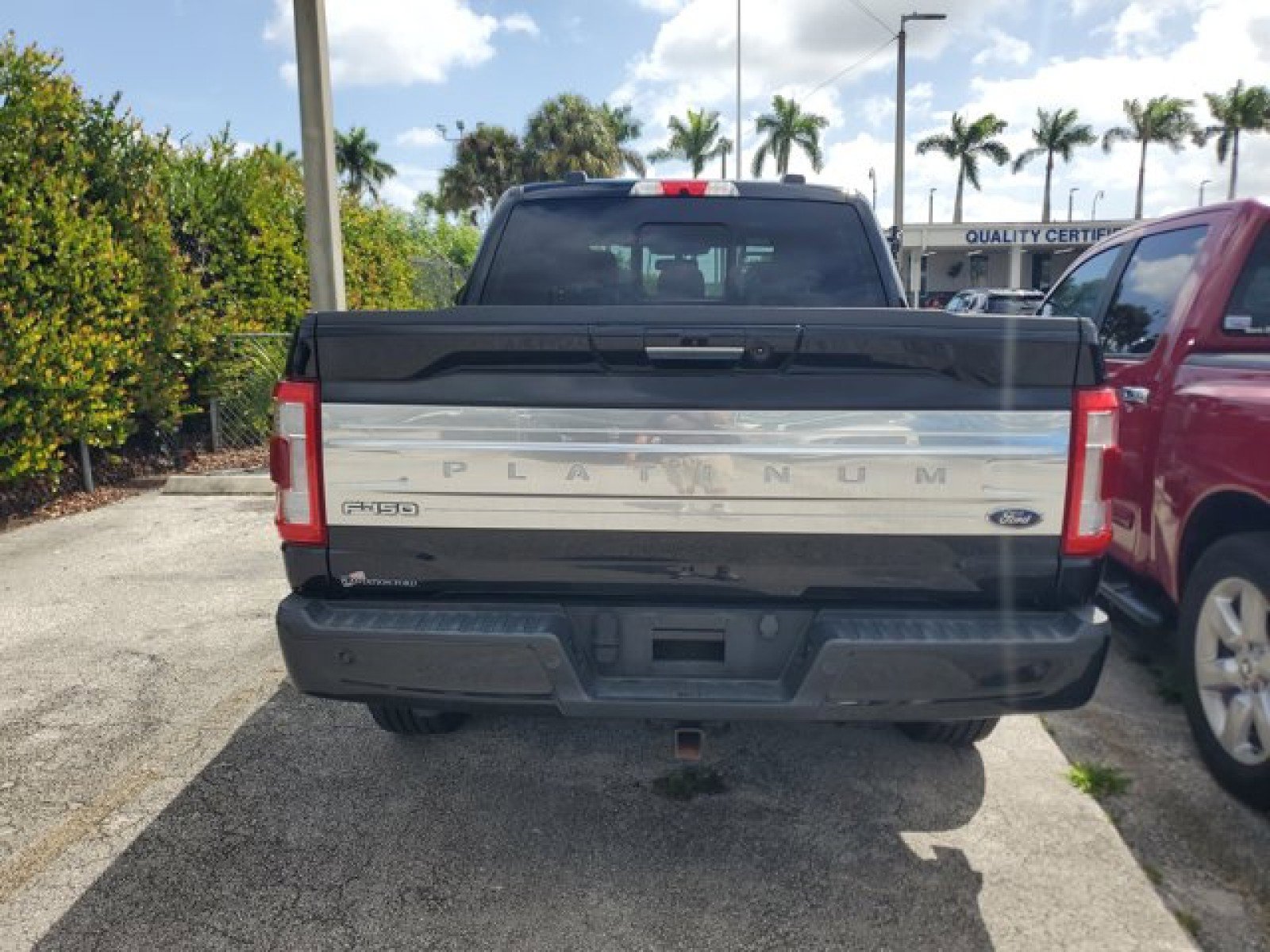 Certified 2022 Ford F150 Platinum w/ Equipment Group 701A High image 3