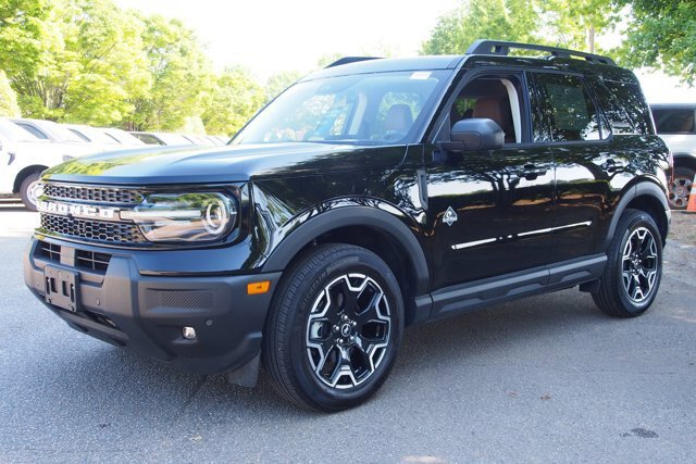 Certified 2025 Ford Bronco Sport Outer Banks w/ Outer Banks Tech Package+ AWD/4WD image 3
