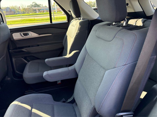 Certified 2025 Ford Explorer Active AWD/4WD image 10