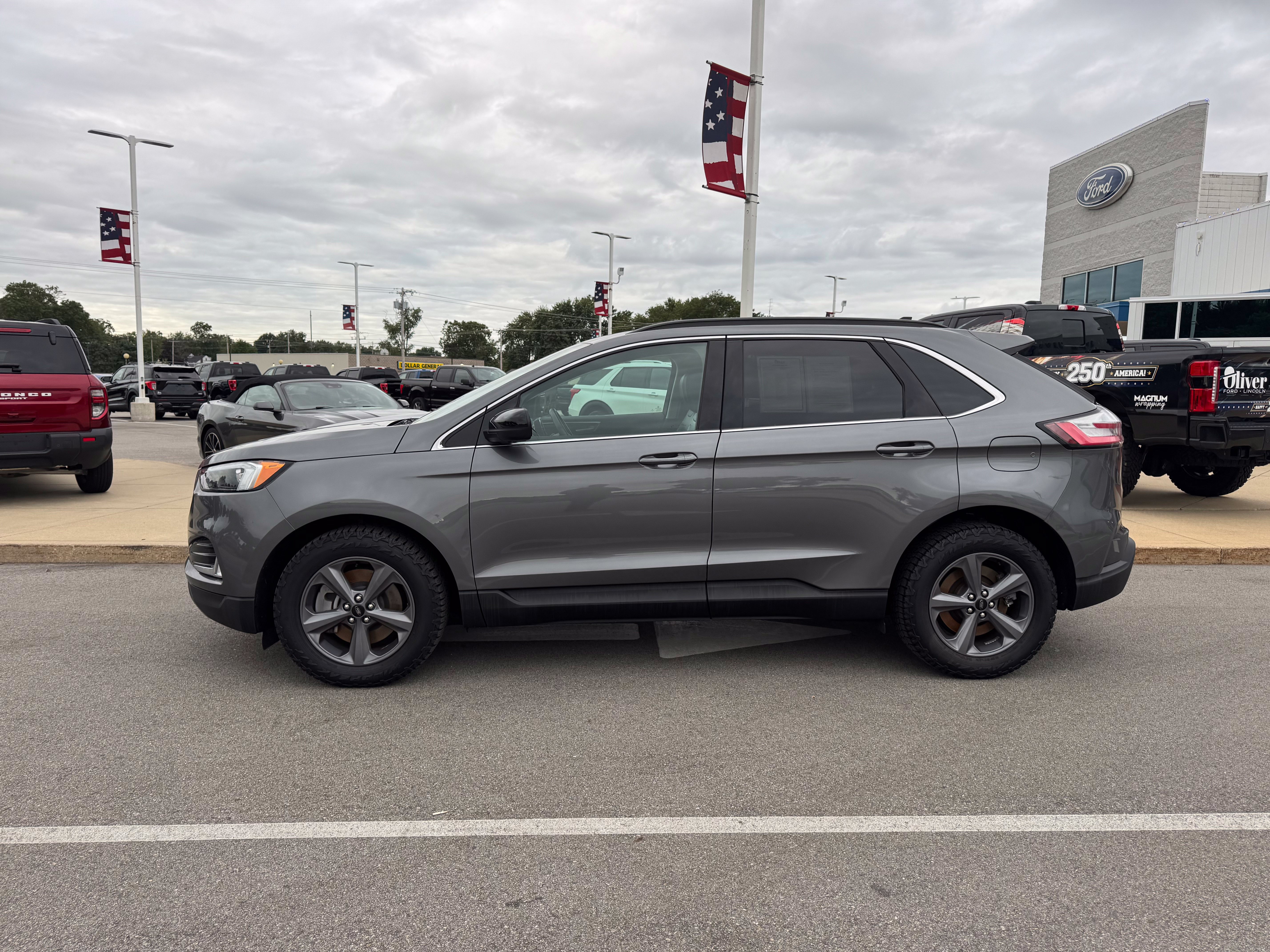 Certified 2022 Ford Edge SEL w/ Sport Appearance Package AWD/4WD image 4