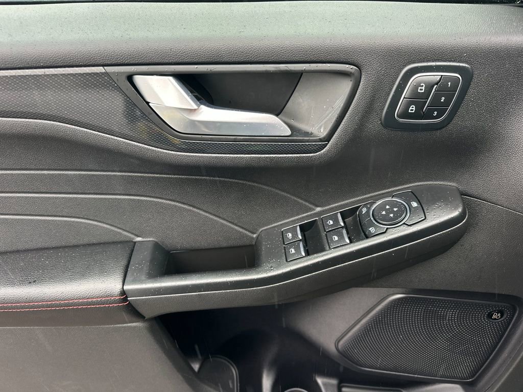 Certified 2024 Ford Escape ST-Line Elite w/ Premium Technology Package image 10