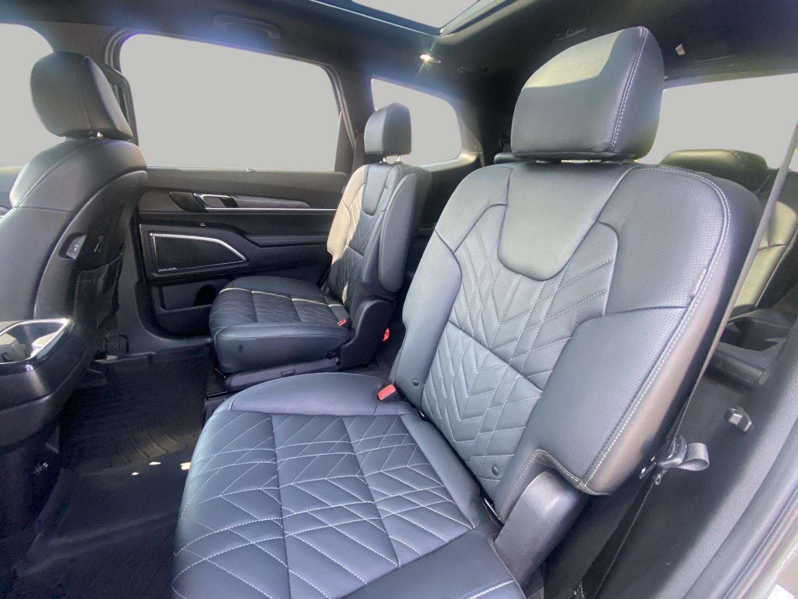 Used 2024 Kia Telluride SX X-Line AWD/4WD image 16