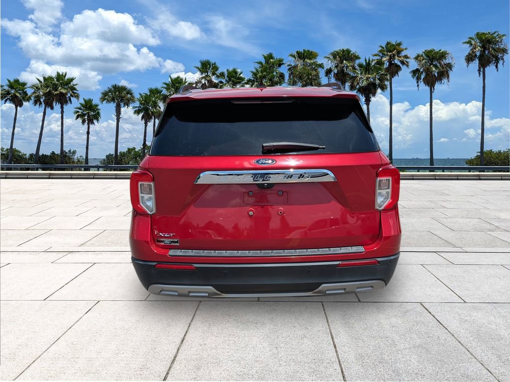 Certified 2021 Ford Explorer XLT w/ Equipment Group 202A RWD image 6