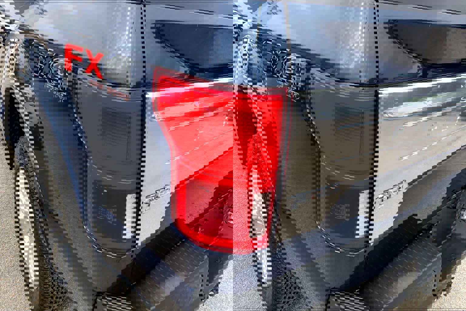 Certified 2019 Ford F150 Platinum w/ Equipment Group 701A Luxury AWD/4WD image 25