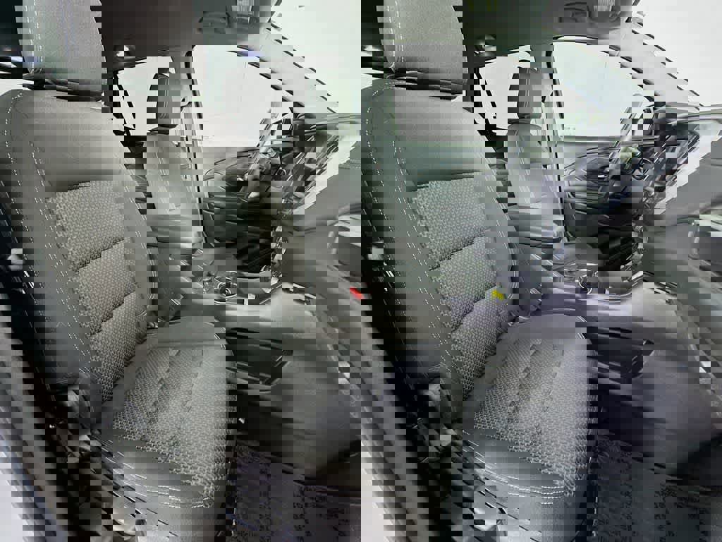 Used 2022 GMC Terrain SLE w/ Driver Convenience Package image 18