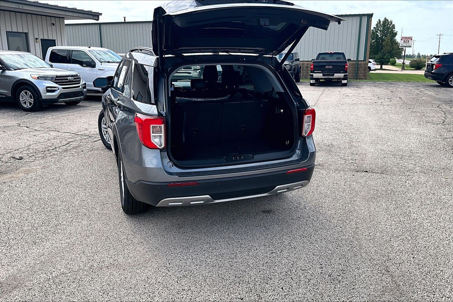 Certified 2023 Ford Explorer XLT w/ Equipment Group 202A AWD/4WD image 20