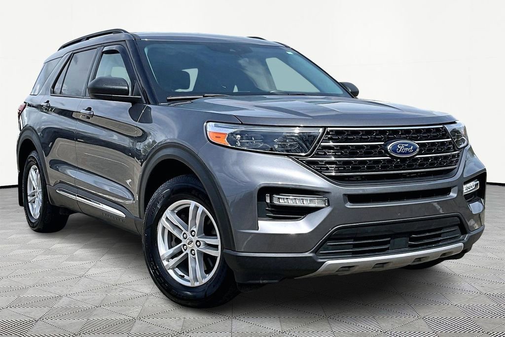 Certified 2021 Ford Explorer XLT w/ Equipment Group 202A image 5