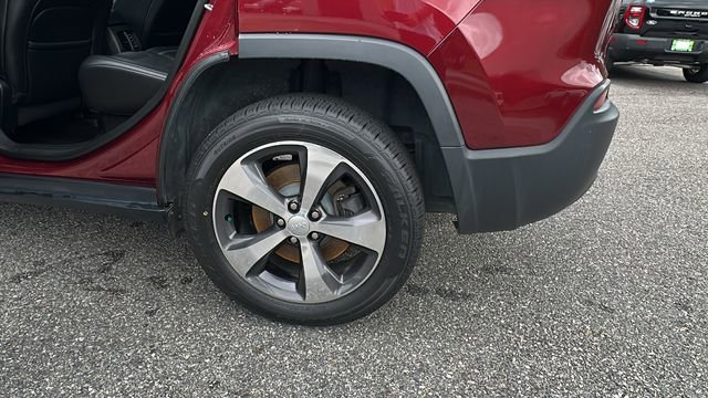 Used 2019 Jeep Cherokee Limited FWD image 19