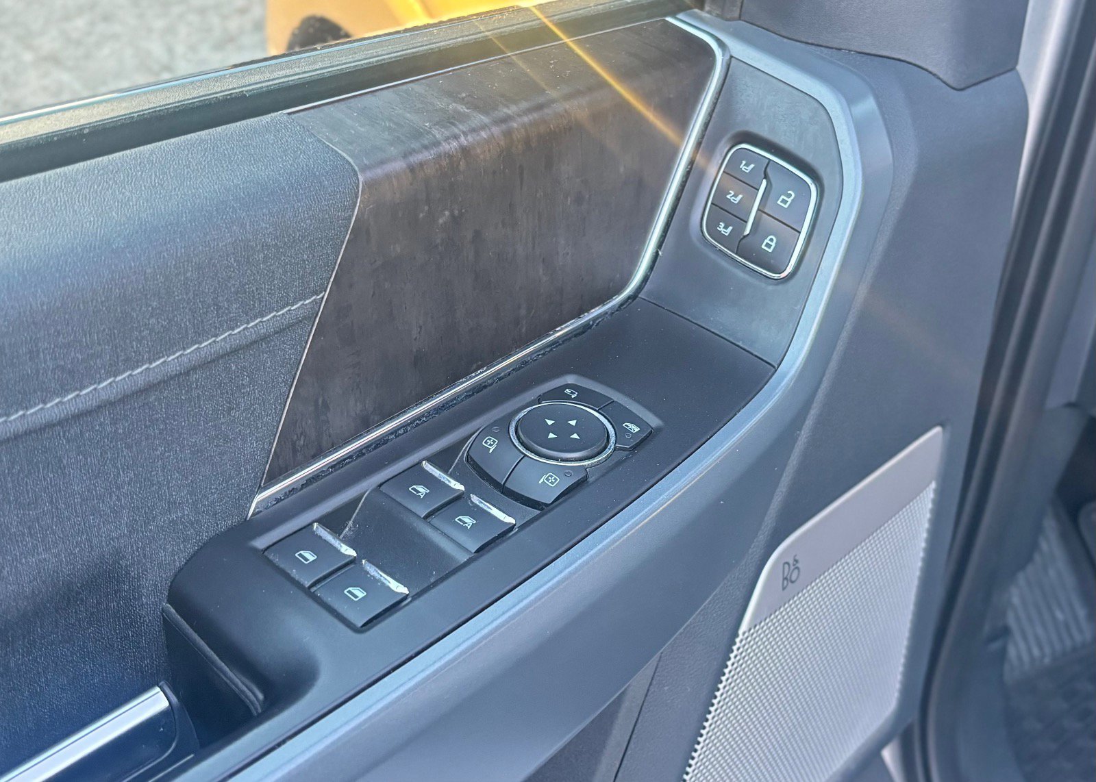 Certified 2022 Ford F150 Lariat w/ Equipment Group 502A High image 33