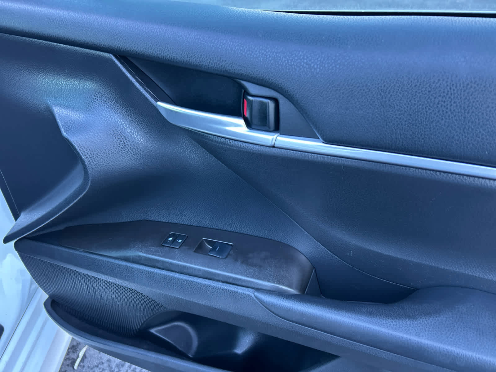 Used 2023 Toyota Camry LE image 19