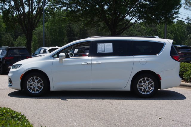 Used 2022 Chrysler Pacifica Touring-L FWD image 5