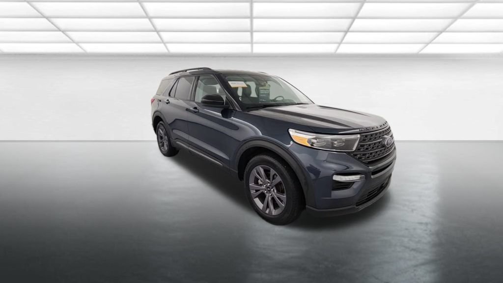 Certified 2024 Ford Explorer XLT w/ Equipment Group 202A AWD/4WD image 10