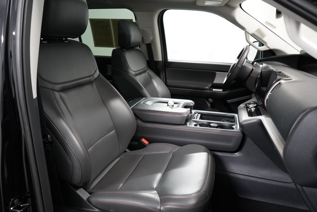 Certified 2025 Ford Expedition Active AWD/4WD image 33