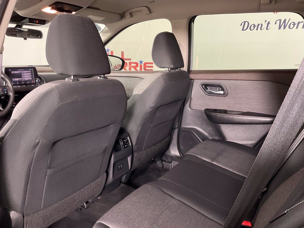 Used 2022 Nissan Rogue SV FWD image 15