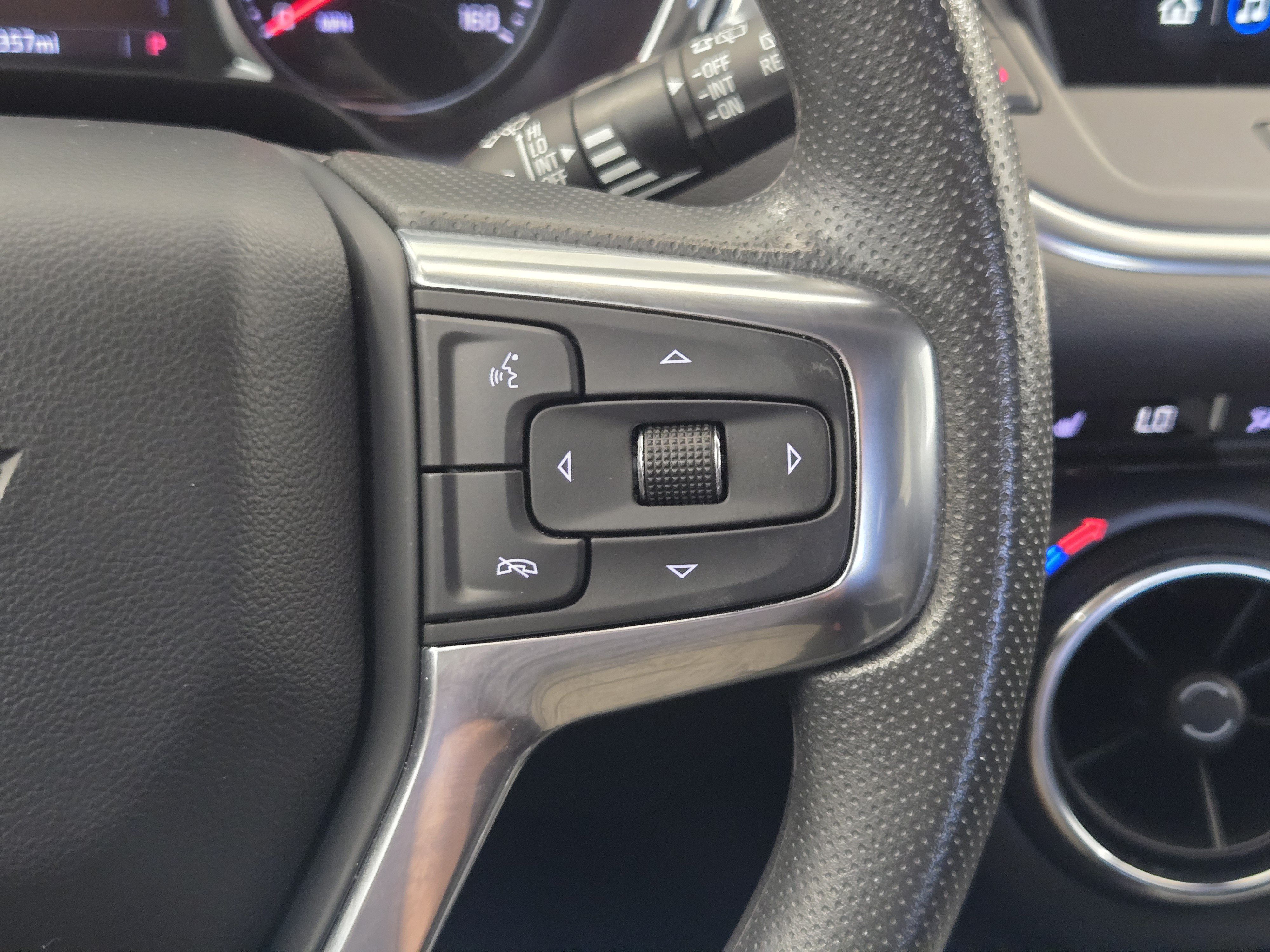 Used 2024 Chevrolet Blazer LT w/ Convenience Package FWD image 27
