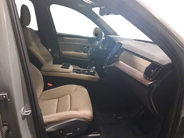 Used 2025 Volvo XC90 B6 Plus AWD/4WD image 17