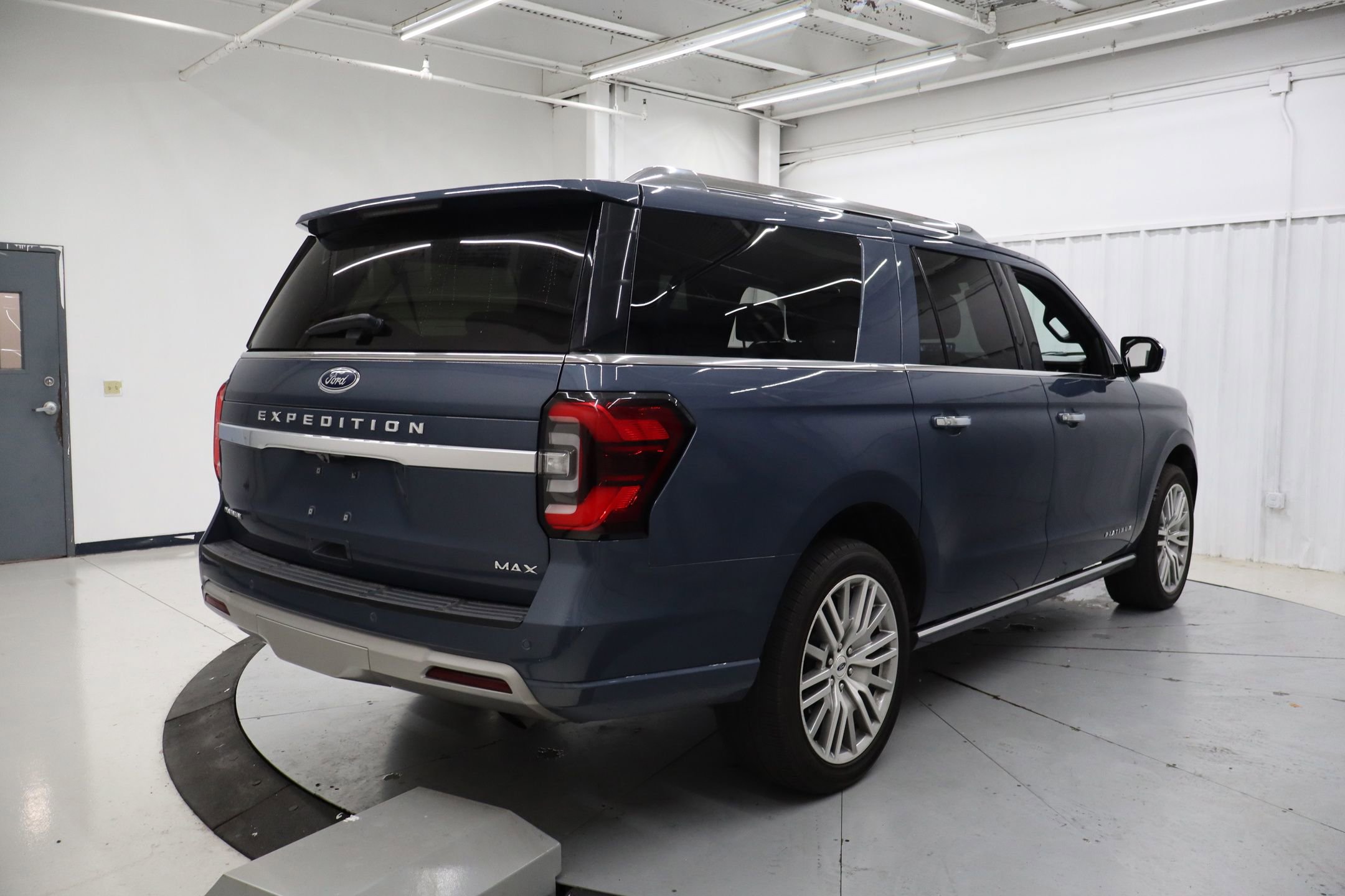 Certified 2022 Ford Expedition Max Platinum AWD/4WD image 4