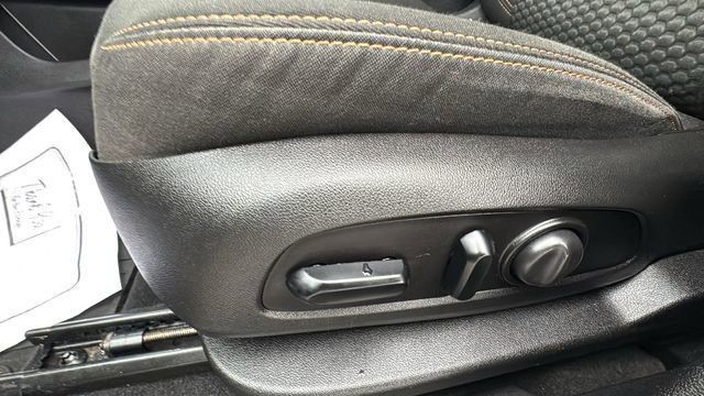 Used 2019 GMC Terrain SLE w/ Driver Convenience Package image 10