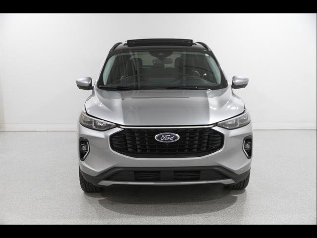 Certified 2023 Ford Escape Platinum w/ Premium Technology Package AWD/4WD image 2