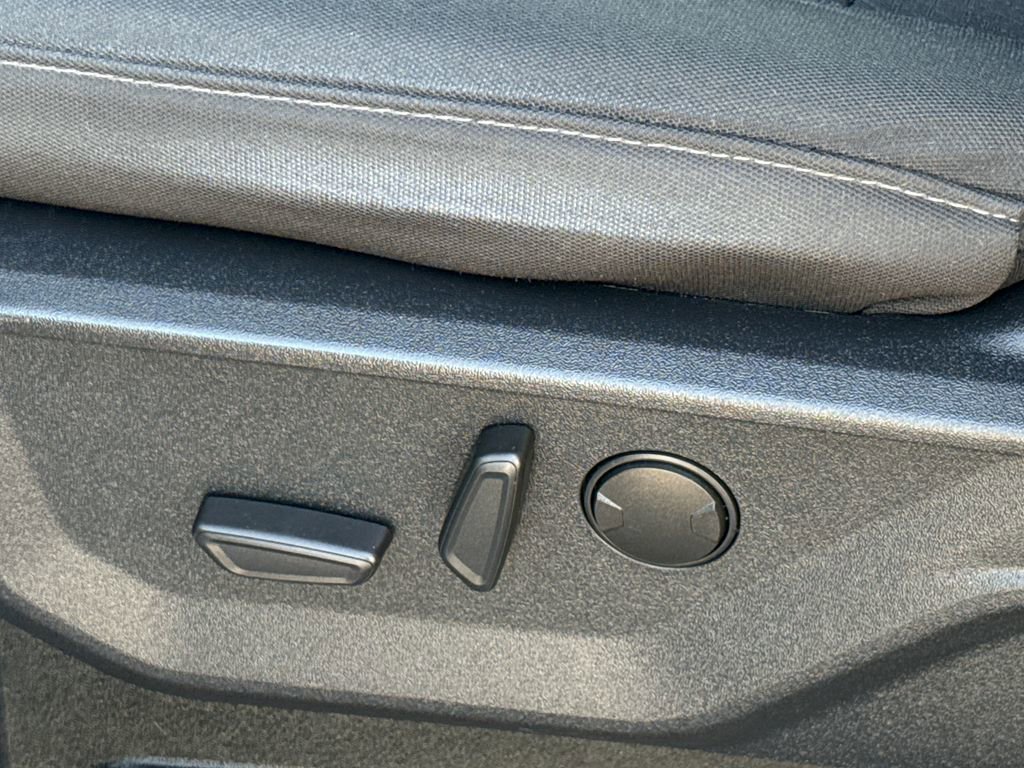 Certified 2022 Ford F150 XLT w/ Equipment Group 302A High image 26