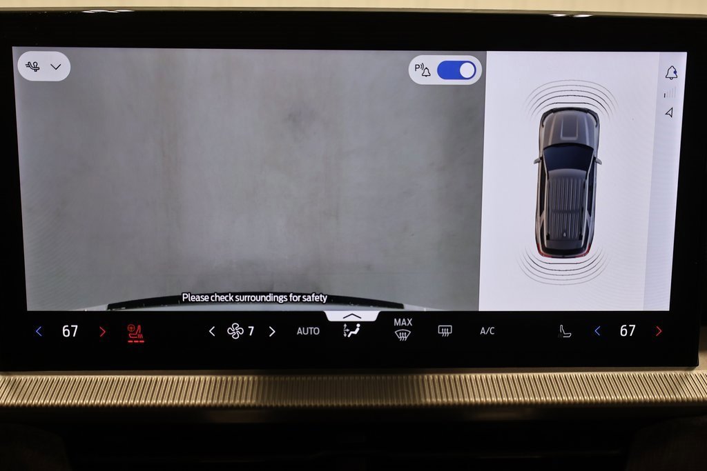 Certified 2025 Ford Explorer Platinum w/ Ultimate Package image 39