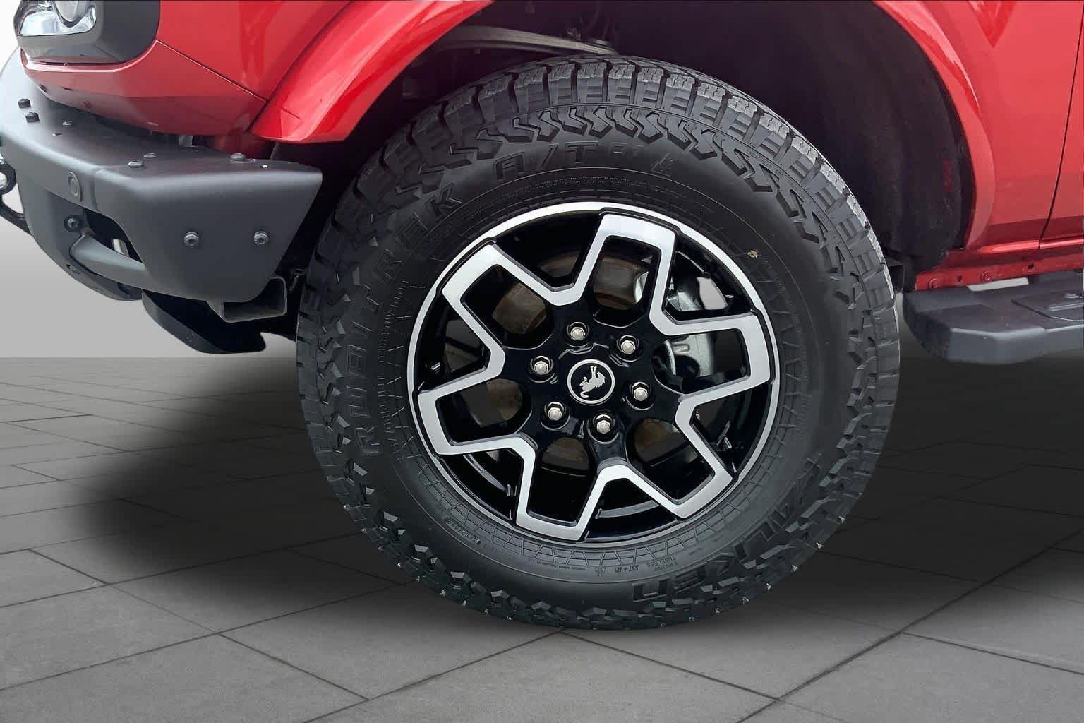 Certified 2022 Ford Bronco Outer Banks AWD/4WD image 11