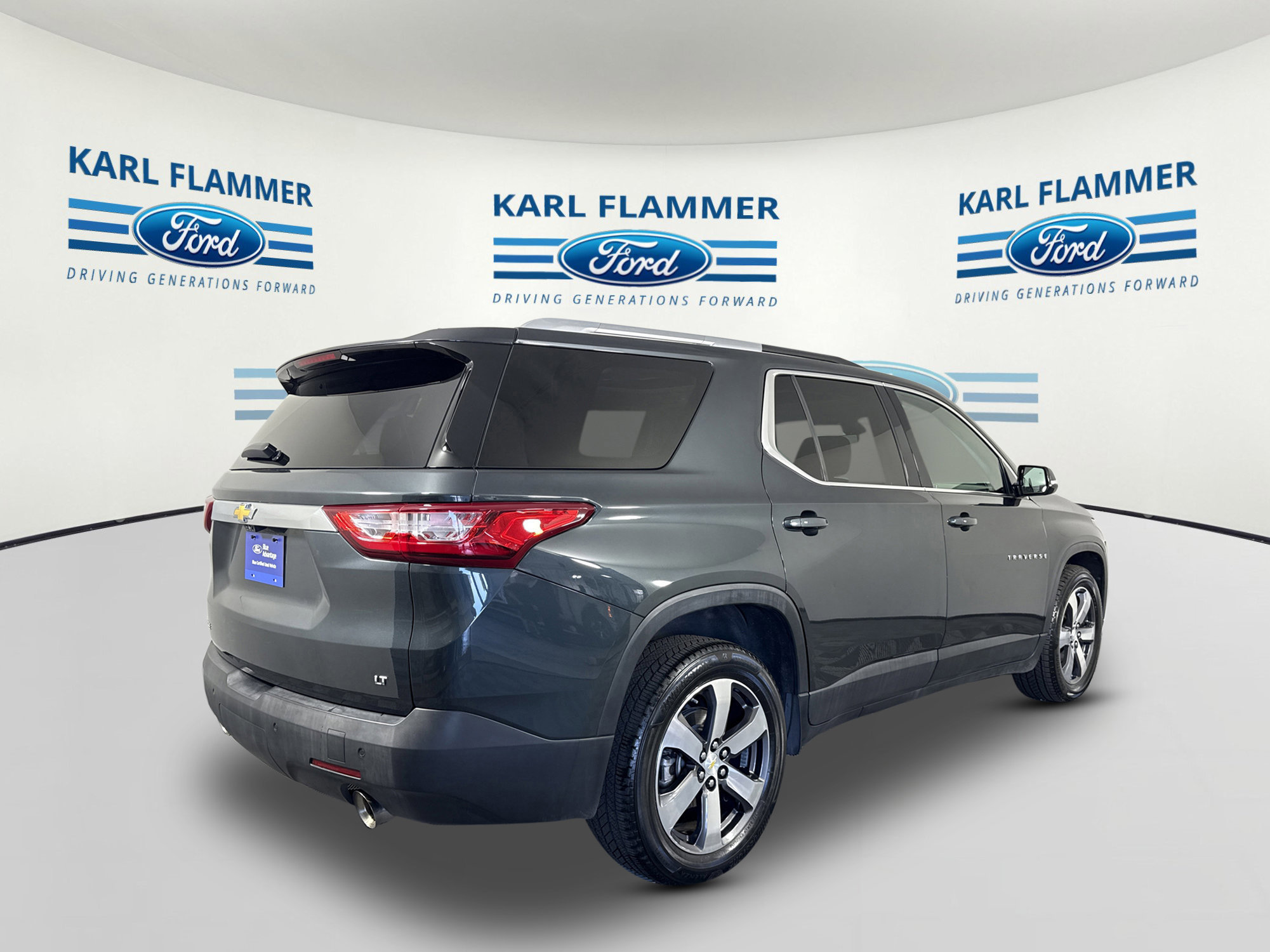 Used 2018 Chevrolet Traverse LT image 3