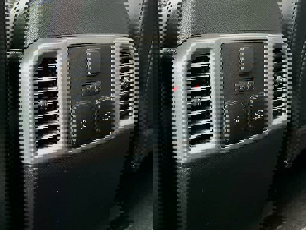 Certified 2019 Ford F150 Platinum w/ Equipment Group 701A Luxury image 16