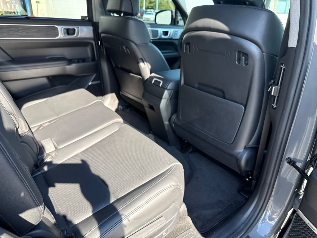 Used 2025 Hyundai Santa Fe Limited AWD/4WD image 40