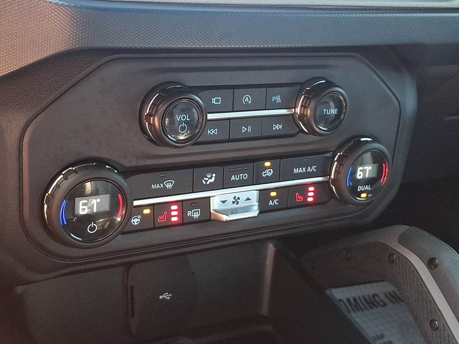 Certified 2024 Ford Bronco Outer Banks w/ Sasquatch Package AWD/4WD image 15