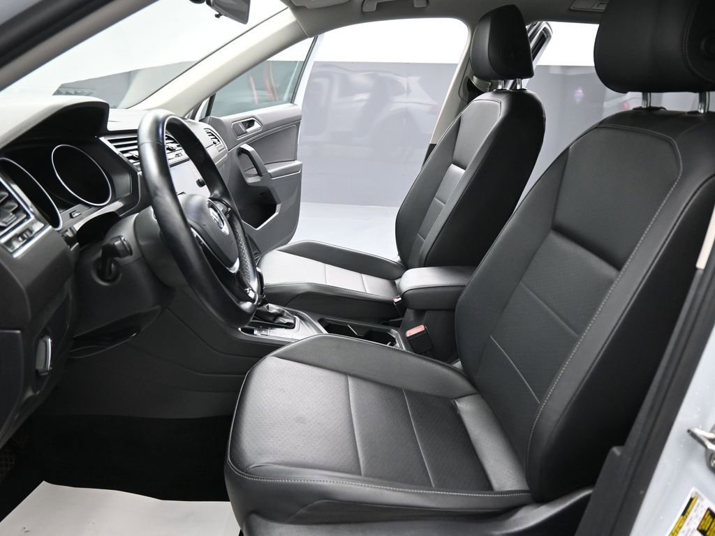 Used 2019 Volkswagen Tiguan SE w/ Panoramic Sunroof Package FWD image 10