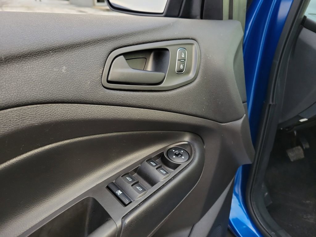 Certified 2019 Ford Escape S image 19