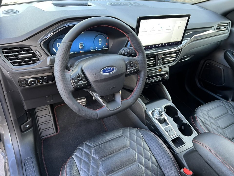 Certified 2023 Ford Escape ST-Line Elite w/ Premium Technology Package image 23