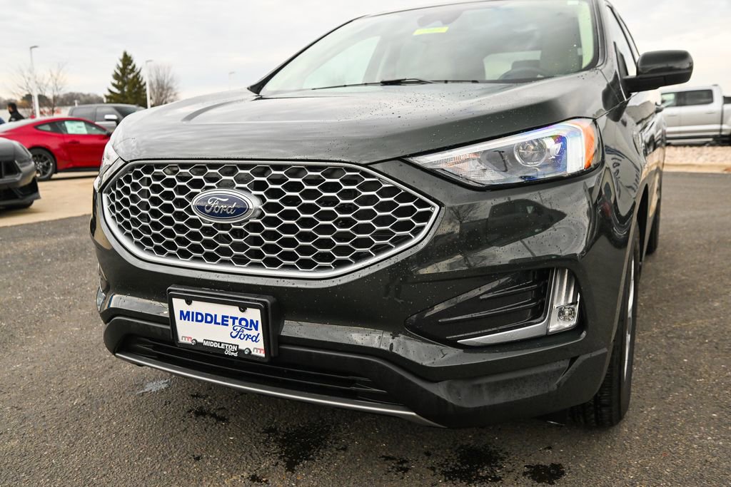 Certified 2024 Ford Edge SEL w/ Convenience Package image 2