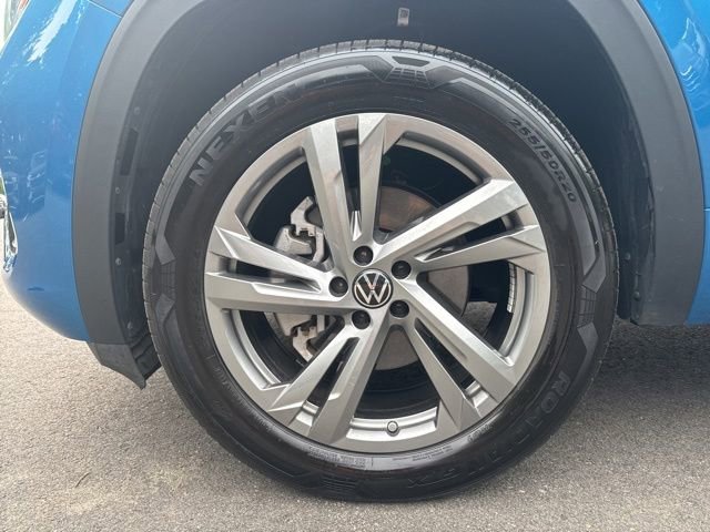 Used 2024 Volkswagen Atlas Cross Sport SEL R-Line AWD/4WD image 9