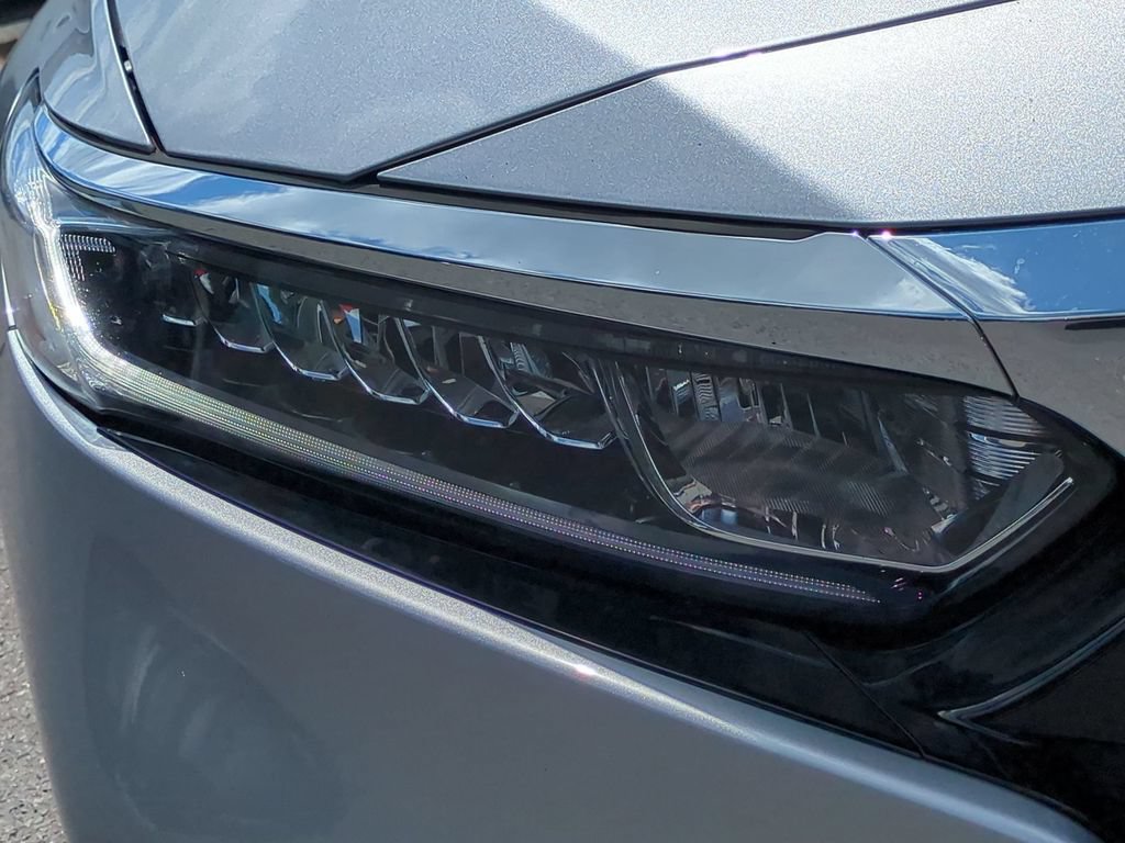 Used 2018 Honda Accord LX image 11