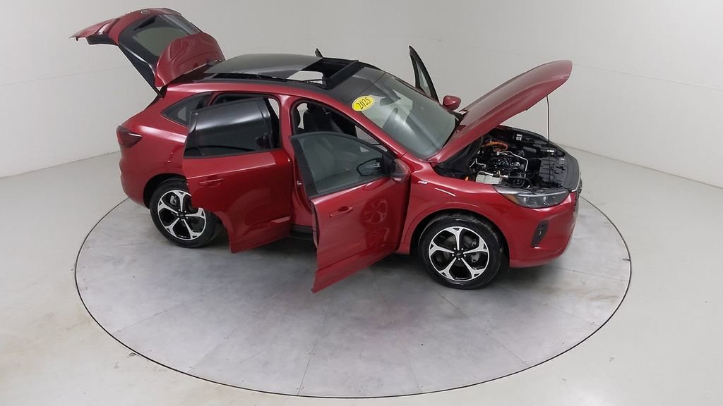 Certified 2025 Ford Escape ST-Line Elite image 47