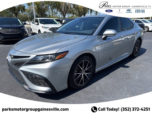 Used 2024 Toyota Camry SE image 7