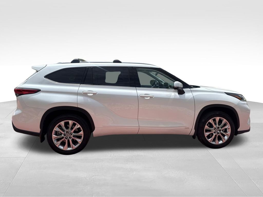 Used 2023 Toyota Highlander Limited AWD/4WD image 9