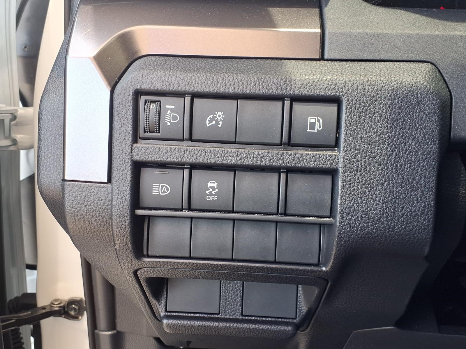 Used 2025 Toyota 4Runner SR5 AWD/4WD image 18