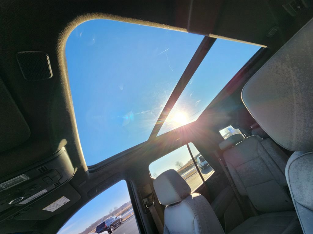 Used 2023 Chevrolet Tahoe Z71 w/ Luxury Package image 20