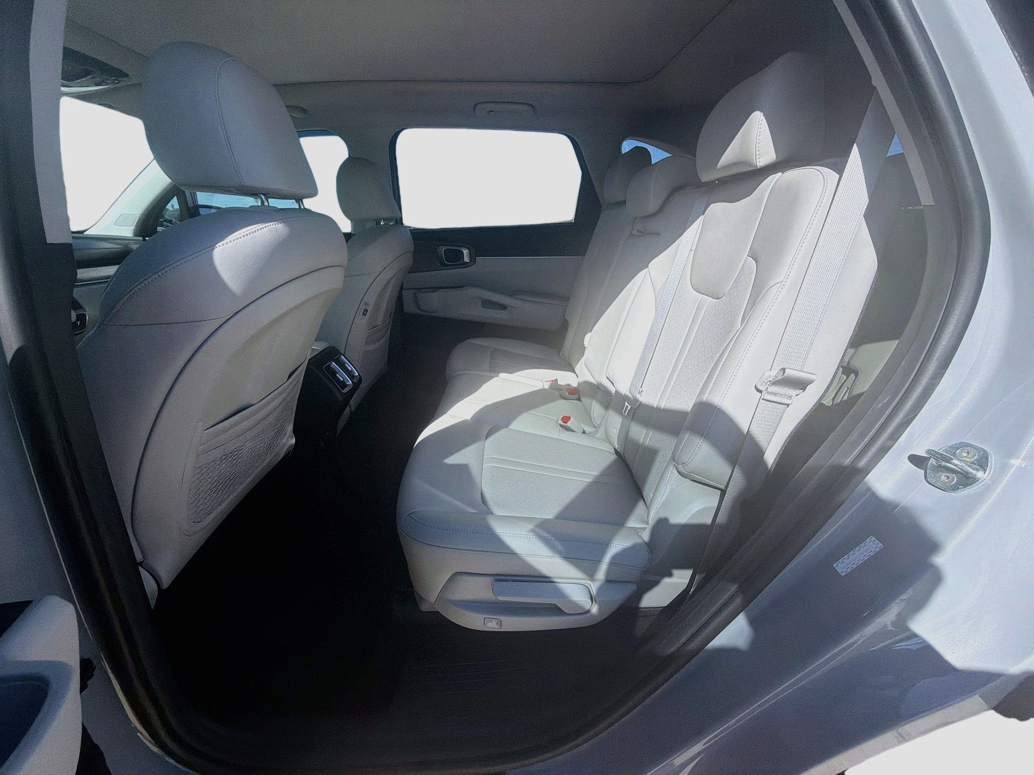 Used 2023 Kia Sorento S w/ Panoramic Sunroof Package AWD/4WD image 29