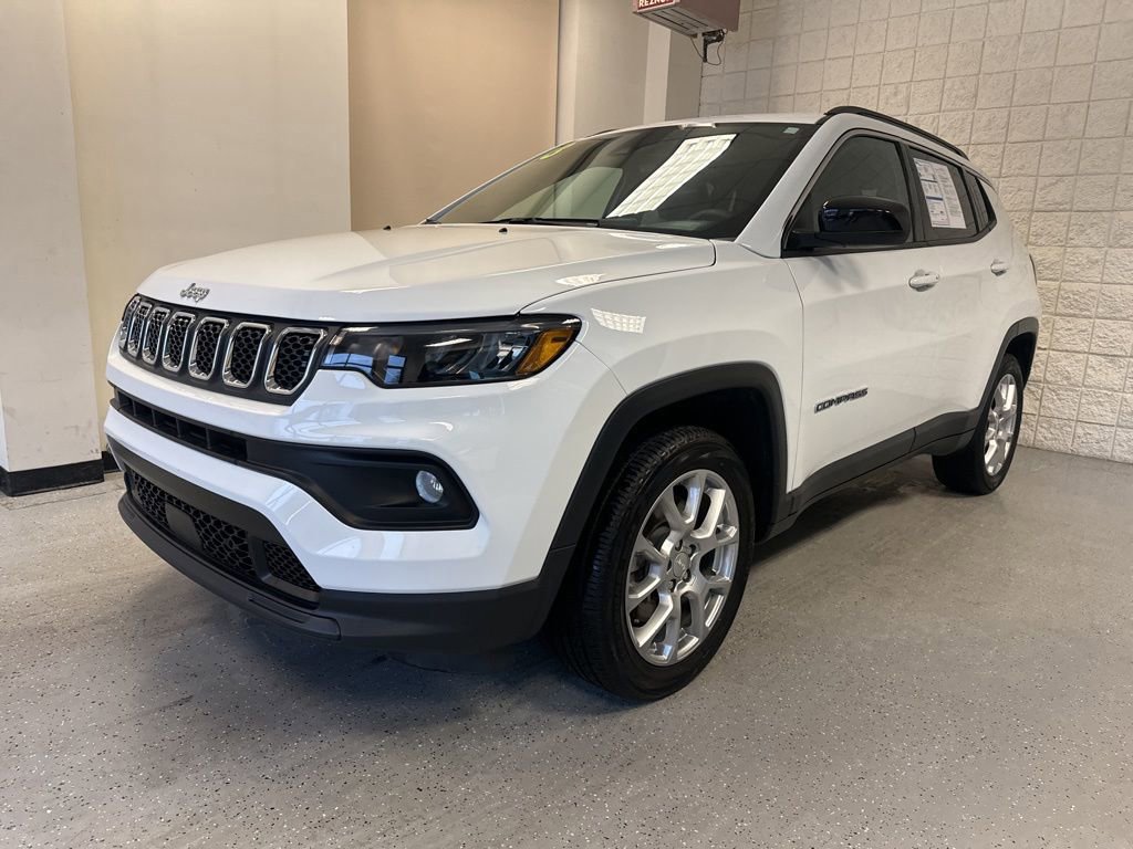 Used 2023 Jeep Compass Latitude image 14